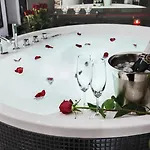 Komorowski Luxury Guest Aparthotel