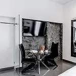 Komorowski Luxury Guest Aparthotel