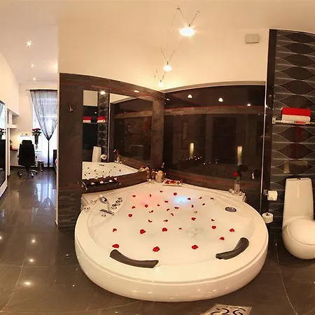 Komorowski Luxury Guest 4* קרקוב