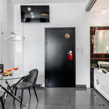 Komorowski Luxury Guest 4*