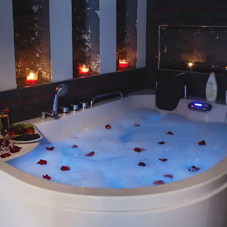 Komorowski Luxury Guest Apart-hotel 4*