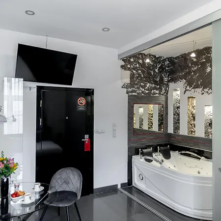 Komorowski Luxury Guest