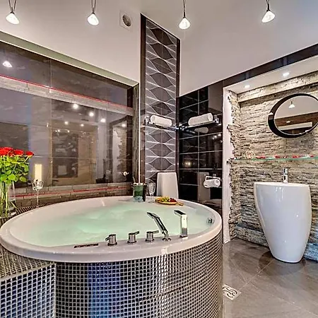 Komorowski Luxury Guest 4*