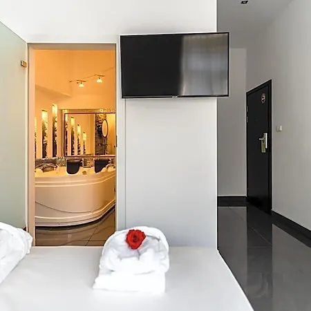 Komorowski Luxury Guest 4*
