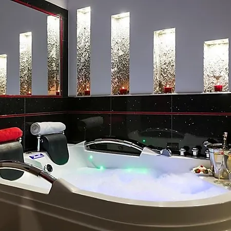 Komorowski Luxury Guest Aparthotel 4*