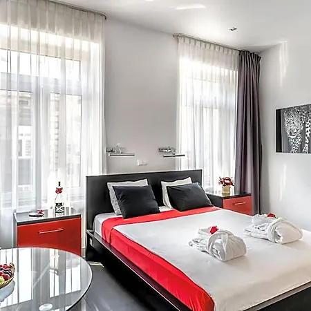 Komorowski Luxury Guest Aparthotel 4*