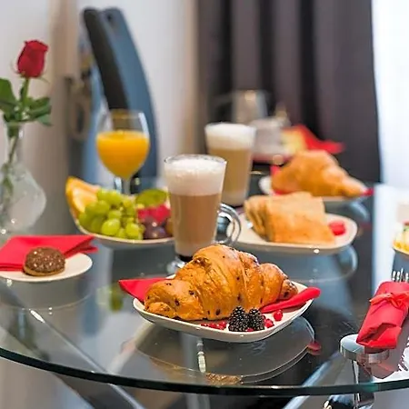 Komorowski Luxury Guest 4*