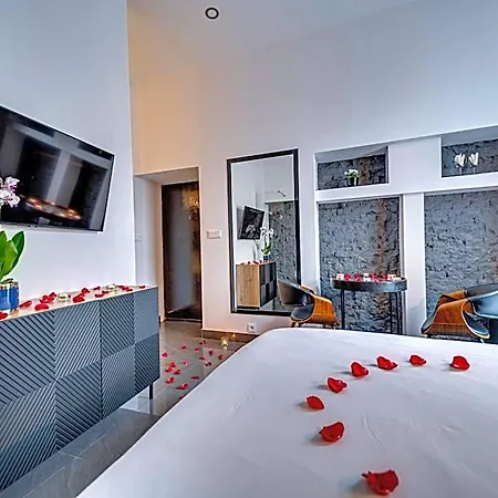 Komorowski Luxury Guest Aparthotel 4*