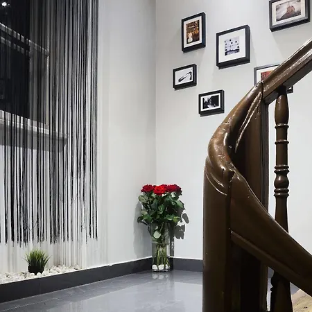 غرف ضيوف كوموروفسكي لوكشري 4* كراكوفيا