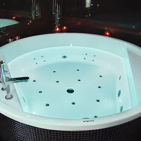 Komorowski Luxury Guest