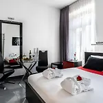 Komorowski Luxury Guest Aparthotel