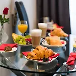 Komorowski Luxury Guest Aparthotel Krakau
